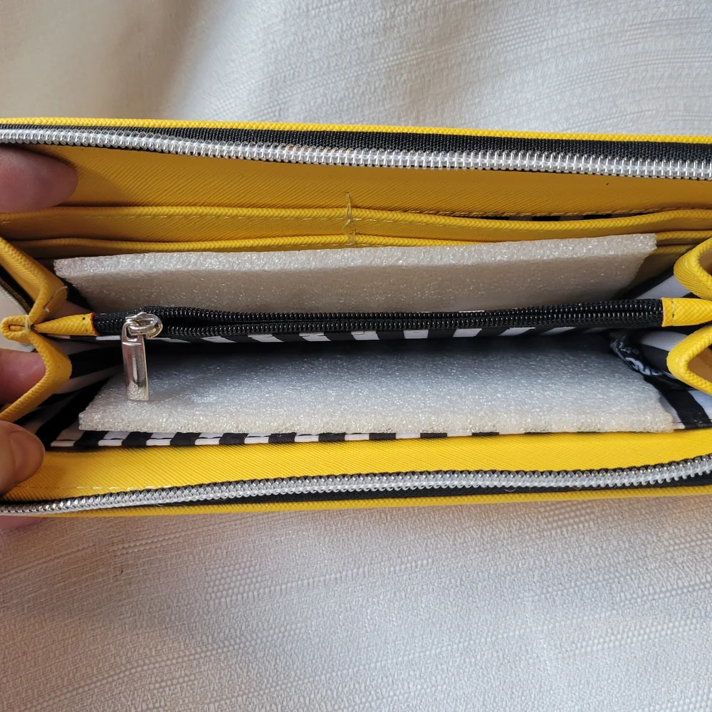 Marc Tetro Yellow Boston Terrier Wallet NIB - Picture 2 of 3